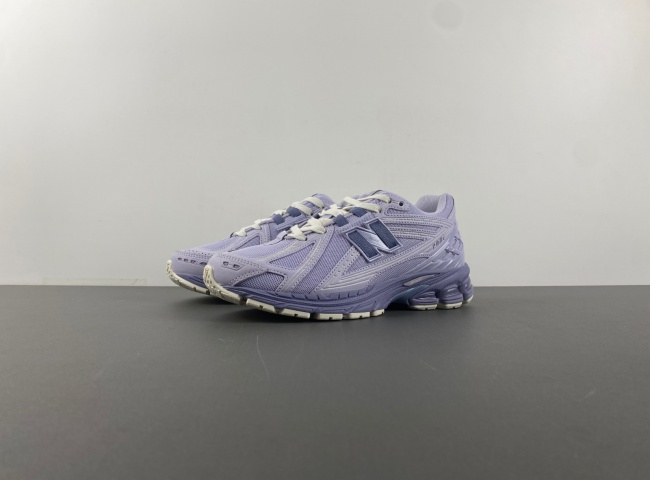 New Balance  M1906RZV