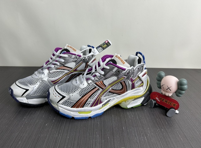 BALENCIAGA -Runner 677403 W3RB6 8123