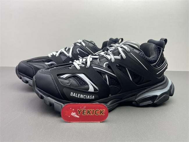 Balenciaga Track Sneaker 'Black White' 542023-W3AC1-1090