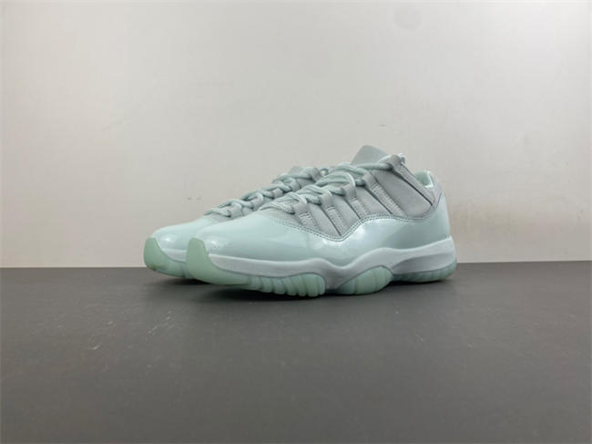 Air Jordan 11 IW1882 -300