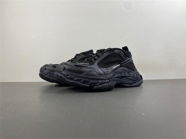 BALENCIAGA TRIPLE 865849 WTRS2 1011
